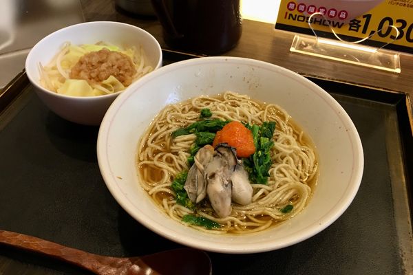 「【限定】牡蠣の中華そば＋ジロめし(ランチタイムサービス)」@INOSHOWの写真