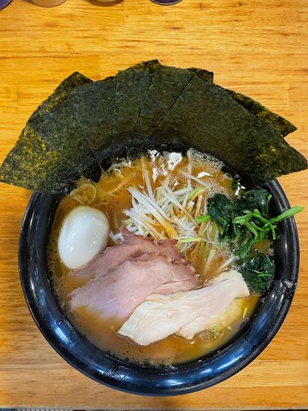 「特製ラーメン（豚骨醤油）」@横浜ラーメン とんこつ家 いわき店の写真