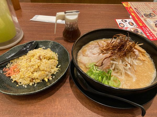 「魁しょうゆ」@極旨醤油らーめん 一刻魁堂 サンステーション福山店の写真