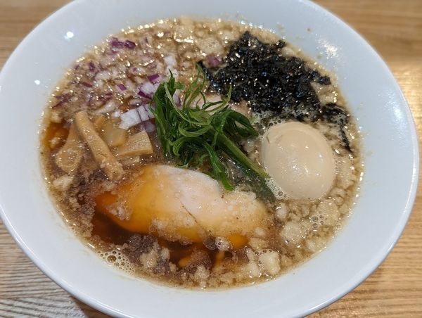 「夜営業5食限定　背脂煮干しそば」@RAMEN TOMOの写真