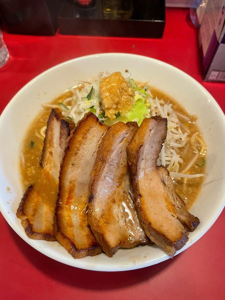 「バカうま味噌ラーメン チャーシュー  1,150円」@らー麺 つけ麺 おぐりの写真