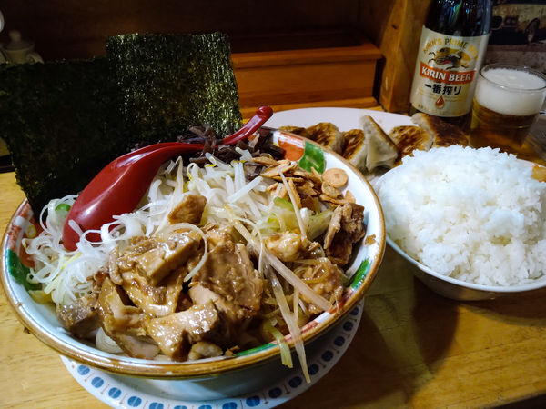 「油そば(大)+餃子6個+ライス(大)+ビール」@パワー軒の写真