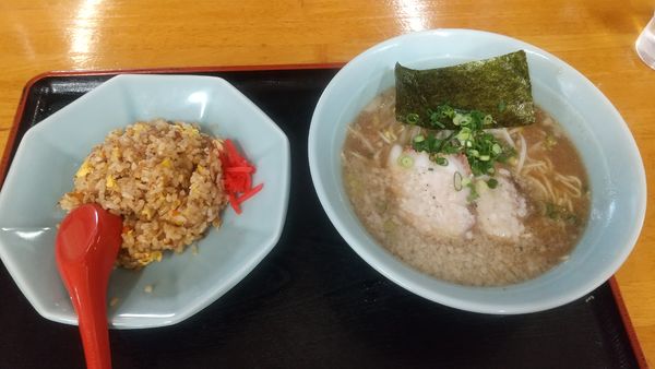 「ラーメンセットB（醤油ラーメン＋ハーフ焼飯）850円」@チャイナDRAGONの写真
