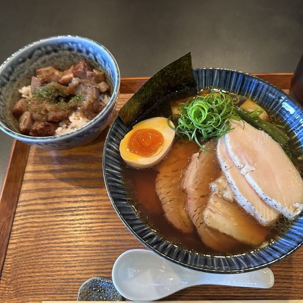 「醤油チャーシュー麺　にくめし　¥1,100+350」@Omirukの写真