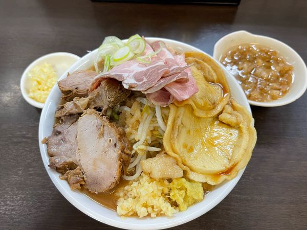 「ラーメン＋豚増しMIX＋南部せんべい」@ラーメンどでん 大宮店の写真