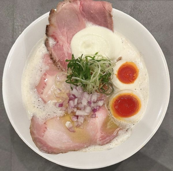 「特上鶏白湯らぁ麺」@Ramen Afro Beatsの写真