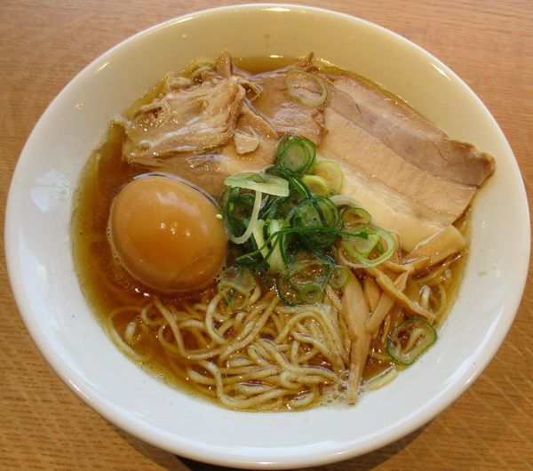 「煮干そば出汁漬け玉子付き　900円※オープン記念100円引き」@POPUPラーメンの写真