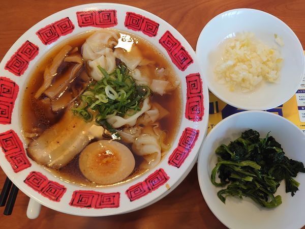 「豚ワンタン麺+ほうれん草(1011円)」@バーミヤン ふじみ野店の写真