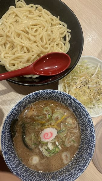 「つけ麺（あつもり）＋トッピング白髪ネギ」@頑者製麺所 エキア成増店の写真