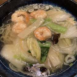 海老と野菜の餡掛け麺