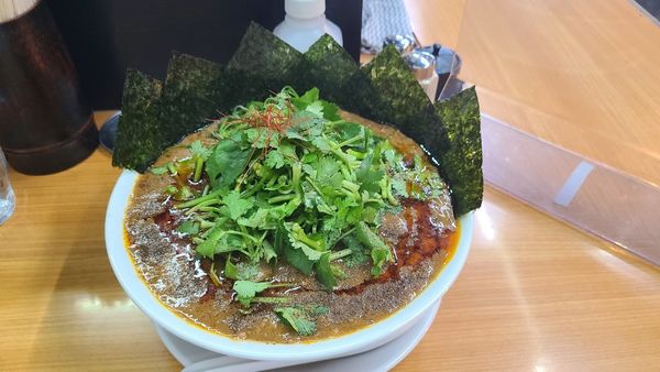 「麻辣烏賊肝ラーメン」@中華そば 半ざわの写真