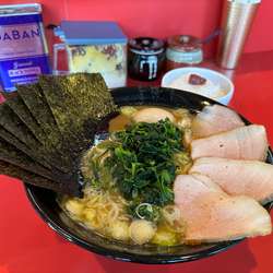 味玉ラーメン＋中盛＋チャーシュー＋のり＋ほうれん草