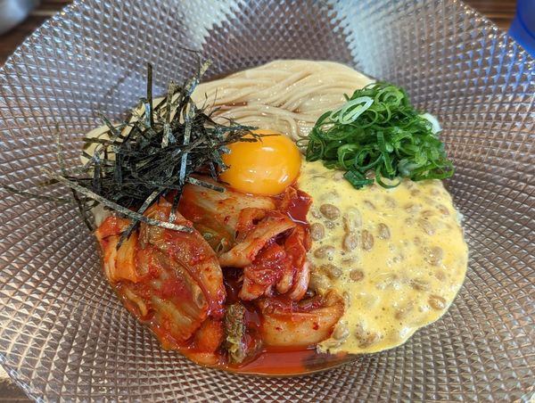 「限定キムたま納豆冷やし中華」@ラーメン人生 JET 福島本店の写真
