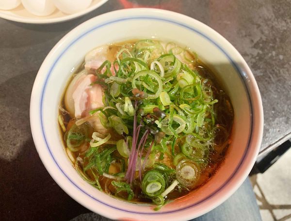 「SUPREME (特製ラーメン)　1180円に九条ネギ」@駄目な隣人の写真