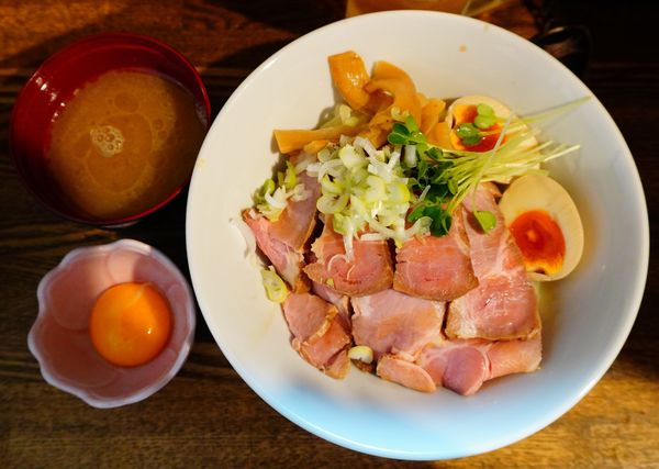 「油そば＋肉増し＋味玉＋生玉子＋YEBISU生」@燦燦斗の写真