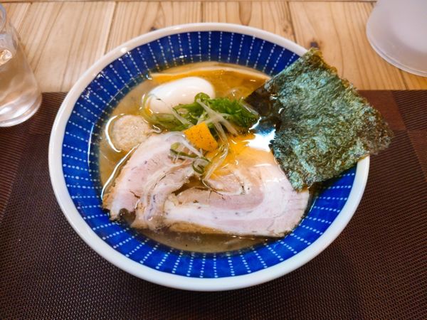 「味玉付きMOMONOYA SET」@らぁ麺 桃の屋の写真