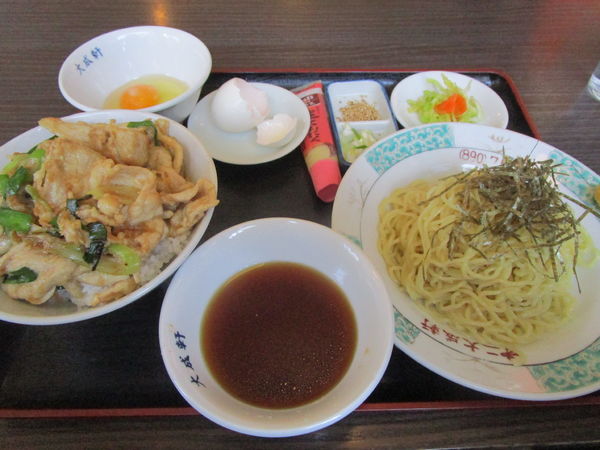 「ざるラーメンとスタミナ丼 850円」@中華料理 大成軒の写真