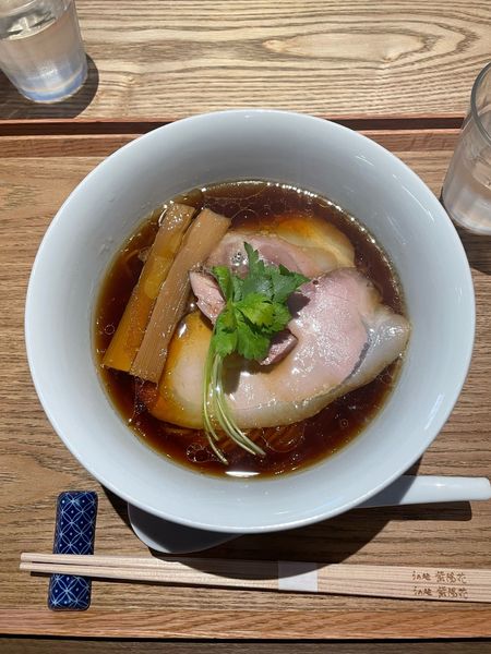 「醤油らぁ麺(1100円)」@らぁ麺 紫陽花の写真