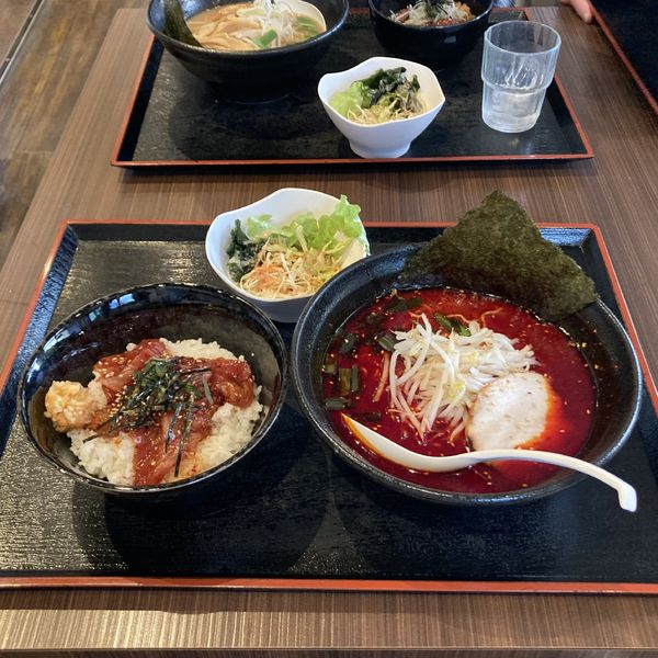 「牛骨辛らーめん【3辛】」@らーめんごうの写真