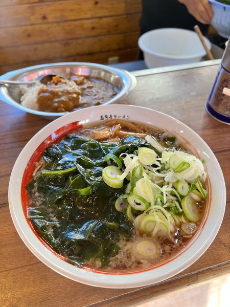 「ラーメン半カレーセット＋ワカメ」@高円寺ラーメン タロー軒の写真