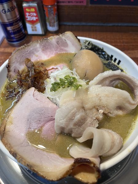 「北寄貝と助子の大濁りラーメン ゼロスープ 立川スペシャル」@元祖一条流がんこラーメン たま館分店の写真