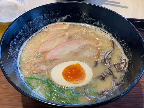 「豚骨醤油ラーメン」@らーめん 虎たんの写真