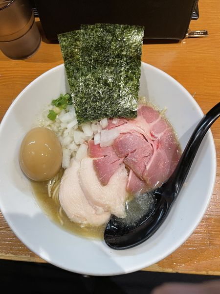 「特製中華蕎麦　ねぎ油の和え玉」@亀戸煮干中華蕎麦 つきひの写真
