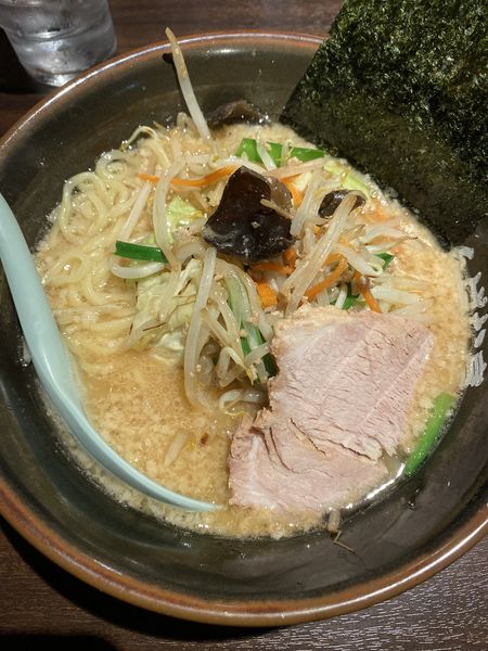 「【期間限定】背脂生姜味噌らーめん　９００円」@とんぱた亭 新子安店の写真