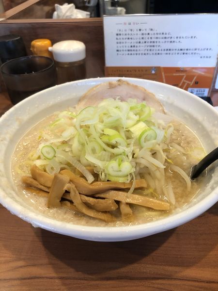 「しょうゆらーめん　800円」@こってりらーめん なりたけ 池袋店の写真