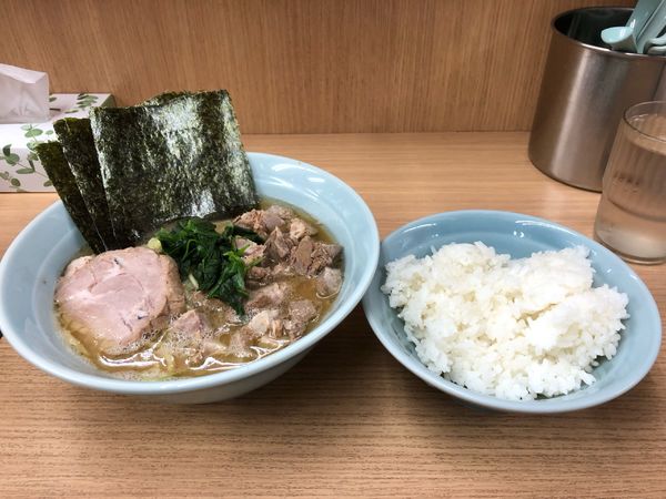 「ラーメン並+無料ライス」@横浜ラーメン 武蔵家 日吉店の写真