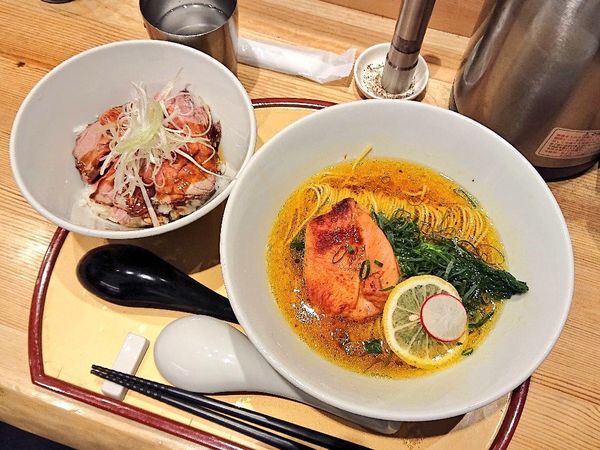 「【1周年記念限定ラーメン】もはやペペロンチーノ、など」@RAMEN百舌鳥の写真