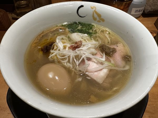 「鯛と蛤の塩そば　味玉」@SOBAHOUSE 金色不如帰 新宿御苑本店の写真