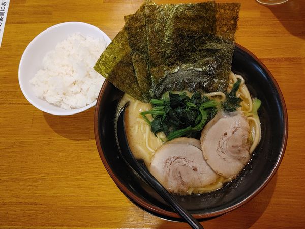 「ラーメン(醤油)」@横浜家系らーめん 壱賢家の写真