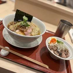 特製醤油ラーメン