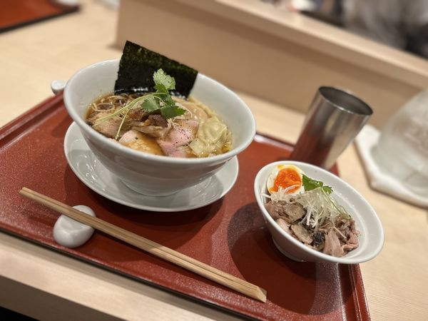 「特製醤油ラーメン」@麦と麺助 新梅田中津店の写真