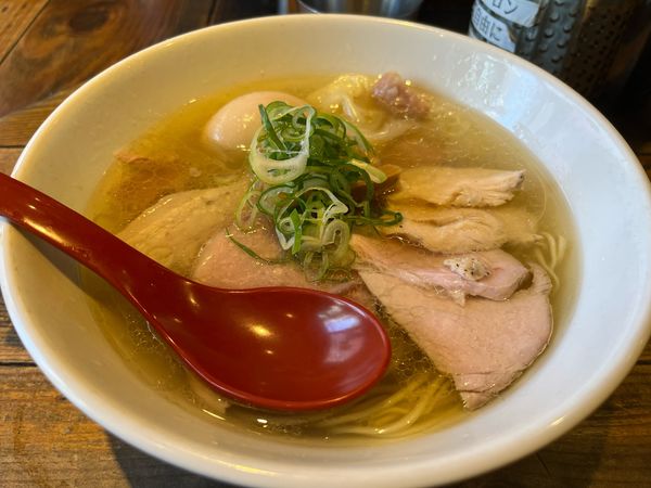 「軍鶏特製塩ラーメン」@麺屋 翔 西新宿本店の写真