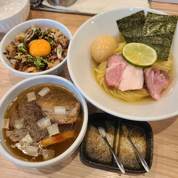 「特製昆布水つけ麺(塩)+吊るし焼き豚ご飯」@麺処 にし尾の写真