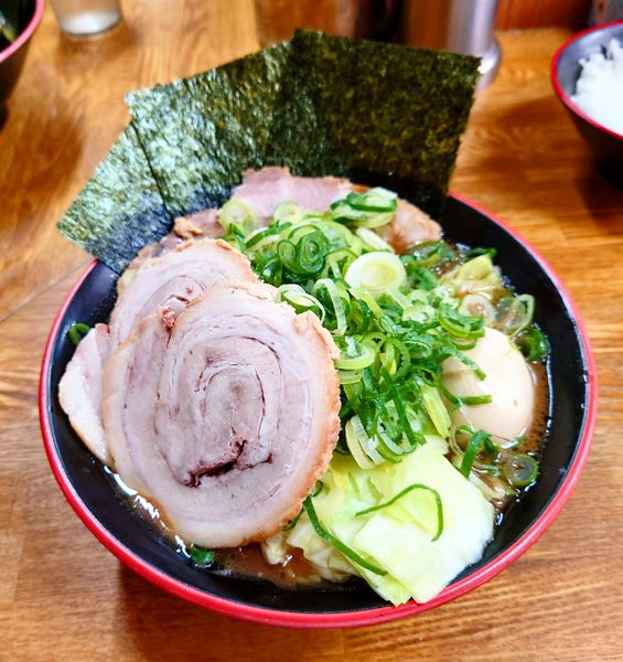 「全部のせラーメン＋限定C（豚バラチャーシュー）×2」@麺家 紫極の写真