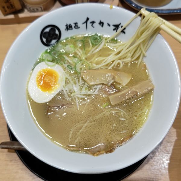 「煮干し香るらぁ麺並盛(720円)」@麺匠たか松 京都駅ビル拉麺小路店の写真