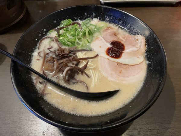 「中州屋台とんこつラーメン」@元祖博多中洲屋台ラーメン 一竜 西新宿店の写真