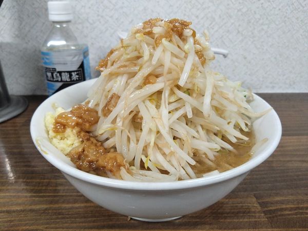「ミニラーメン　ヤサイマシニンニクアブラ」@ラーメン武丸の写真