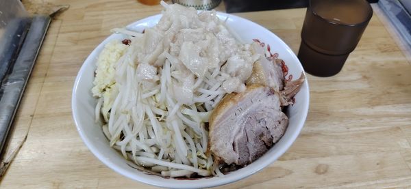 「小ブタ2枚」@ラーメン 登良治郎の写真