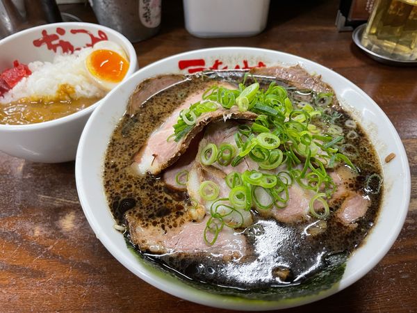 「ちゃーしゅうめん + まかない豚骨カレー」@なんつッ亭 秦野本店の写真