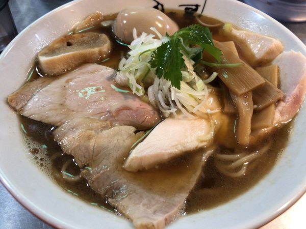 「津軽煮干中華肉玉」@津軽煮干中華蕎麦 サムライブギーの写真