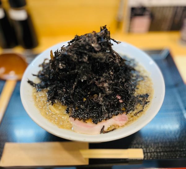 「背脂海苔煮干しらぁ麺（￥1000）」@博多豚骨らぁ麺 一絆 上野御徒町本店の写真