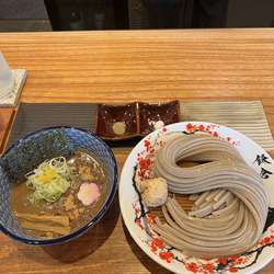 濃厚豚骨魚介つけ麺＋5種チャーシュー盛