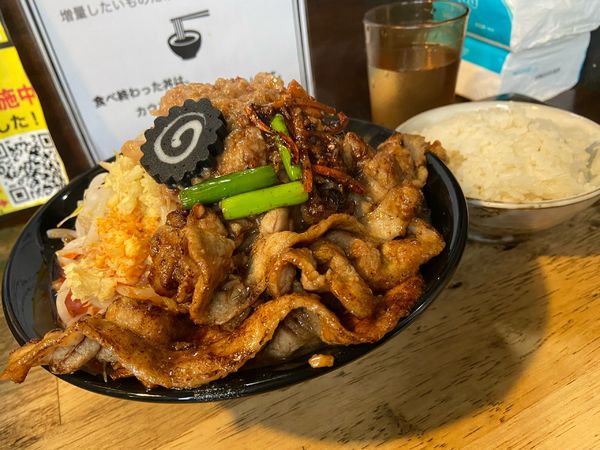 「旨辛味噌らーめん 中 900円 ライス100円」@旨辛味噌らーめん ぼんずの写真