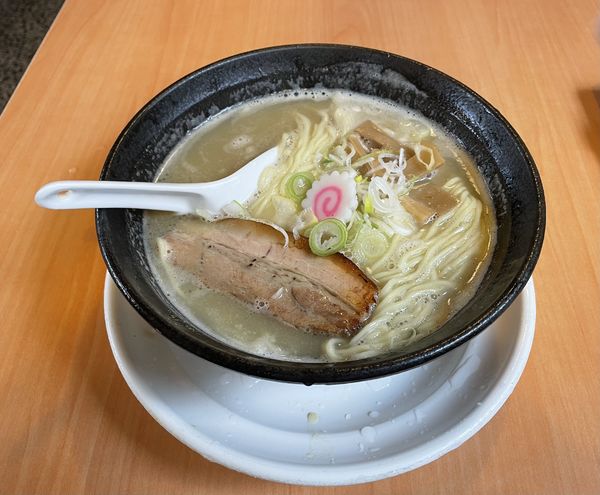 「鶏白湯らぁめん（塩）880円」@麺や しみずの写真
