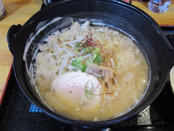 「鉄鍋味噌ラーメン（880円）」@お食事処 匠海の写真