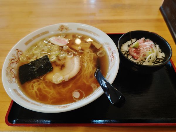 「ラーメン６８０円＆ミニネギトロ丼３２０円」@朝日みどりの里食堂の写真